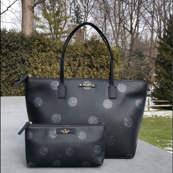 kate spade Handbags - KATE SPADE TOTE WITH COSMETICS BAG